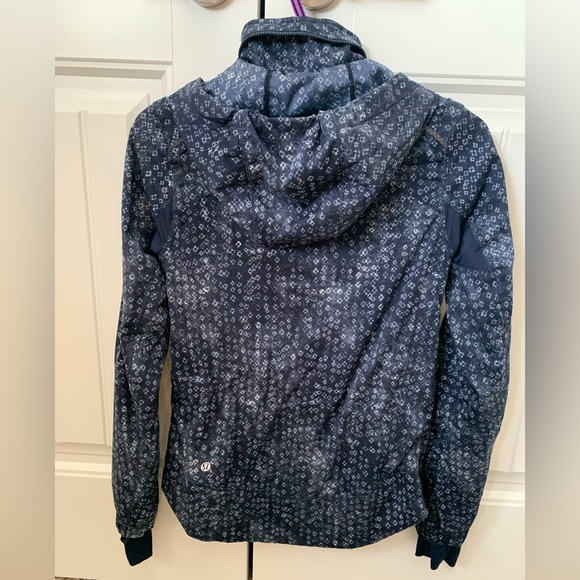 Lululemon Spring Forward Jacket - Picture 3 of 5
